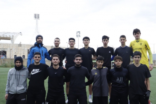 فوز منتخب الثانوية بكرة القدم على مدرسة الصادق